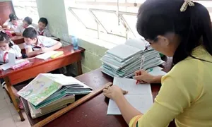 Tôi chạnh lòng vì làm giáo viên 21 năm lương không bằng công nhân trẻ