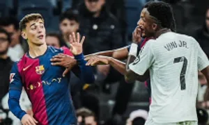 'Trận Real thua Barca 0-4 khiến Quả Bóng Vàng bị việt vị'